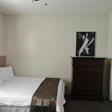 V.I.P. Club Apartment เซอร์รีย์ ภายนอก รูปภาพ