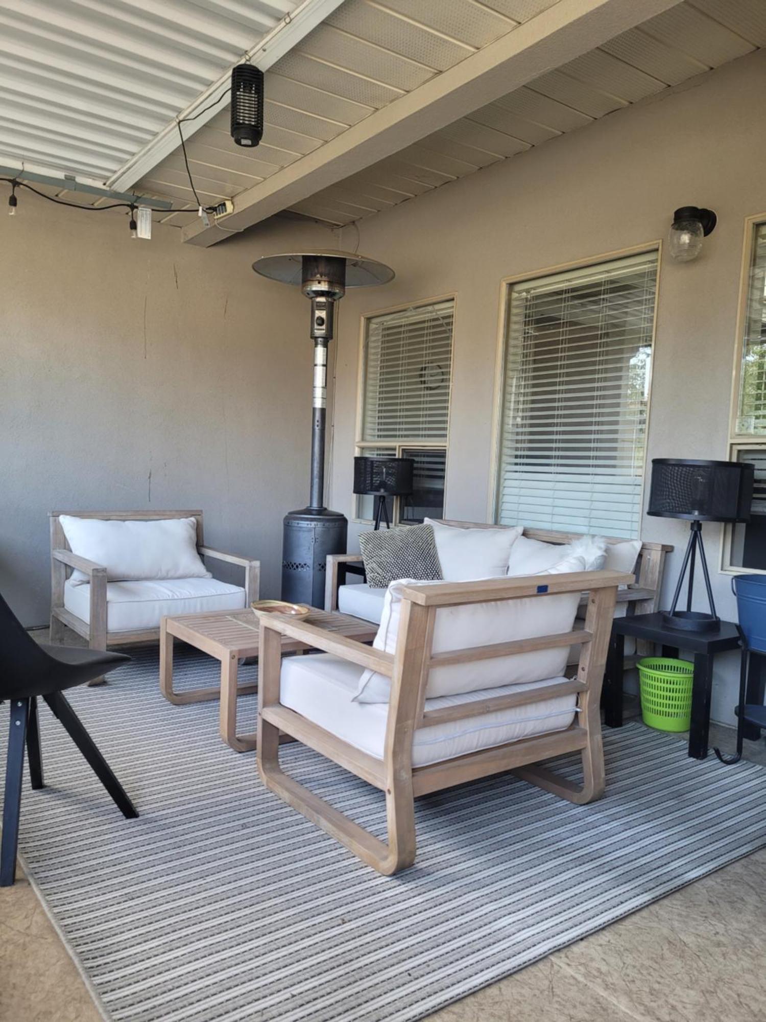 V.I.P. Club Apartment เซอร์รีย์ ภายนอก รูปภาพ